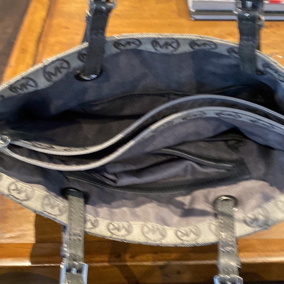 Michael Kors Bag - Picture 4 of 7